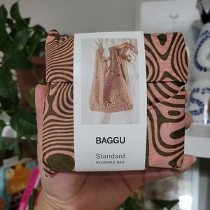 Trippy Swirl Salmon Baggu